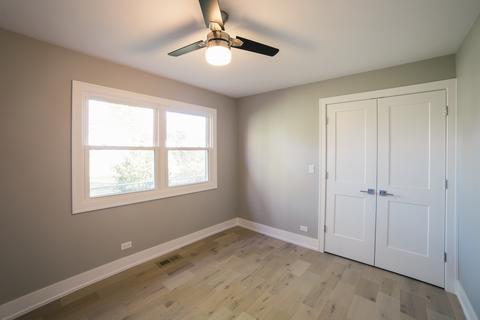 127 E Brookfield Ave, Mount Prospect, IL 60056 photo 12