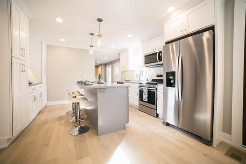 127 E Brookfield Ave, Mount Prospect, IL 60056 photo 9