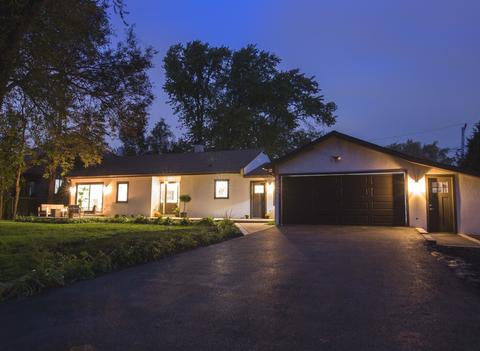 127 E Brookfield Ave, Mount Prospect, IL 60056 photo 3