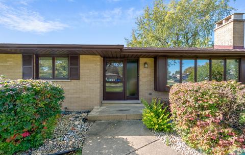 720 Glendale Rd, Roselle, IL 60172 photo 4