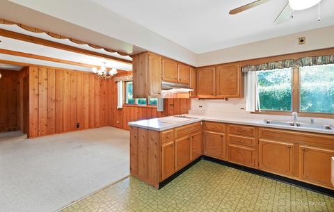 720 Glendale Rd, Roselle, IL 60172 photo 12