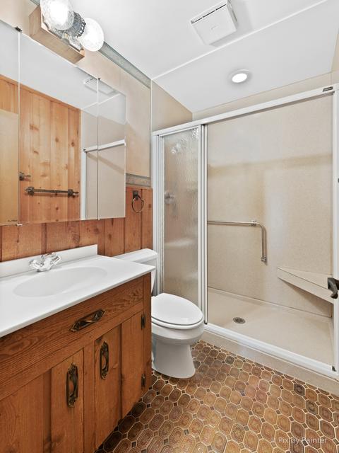 720 Glendale Rd, Roselle, IL 60172 photo 22