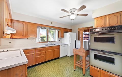 720 Glendale Rd, Roselle, IL 60172 photo 11