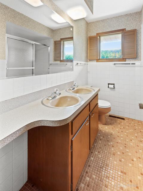 720 Glendale Rd, Roselle, IL 60172 photo 17