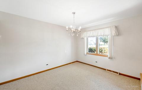 720 Glendale Rd, Roselle, IL 60172 photo 8