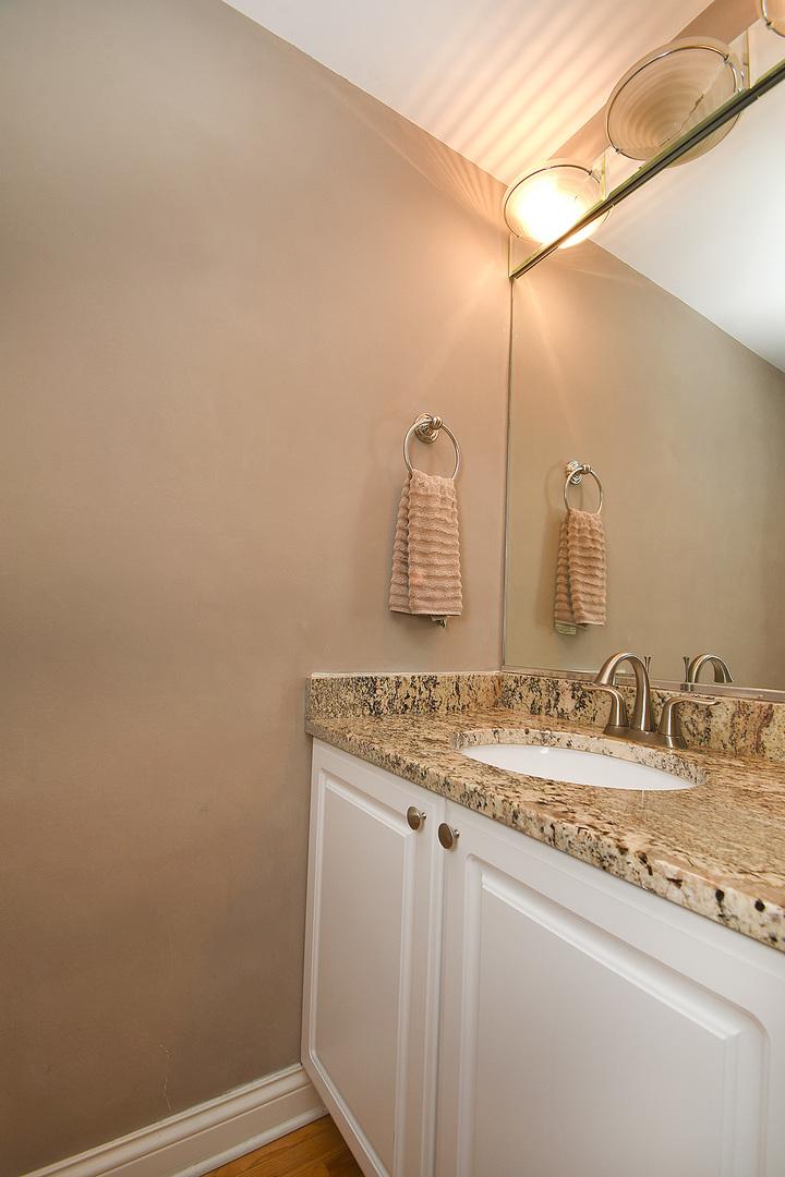  2803 N Wolcott Ave #I, Chicago, IL 60657 photo 15