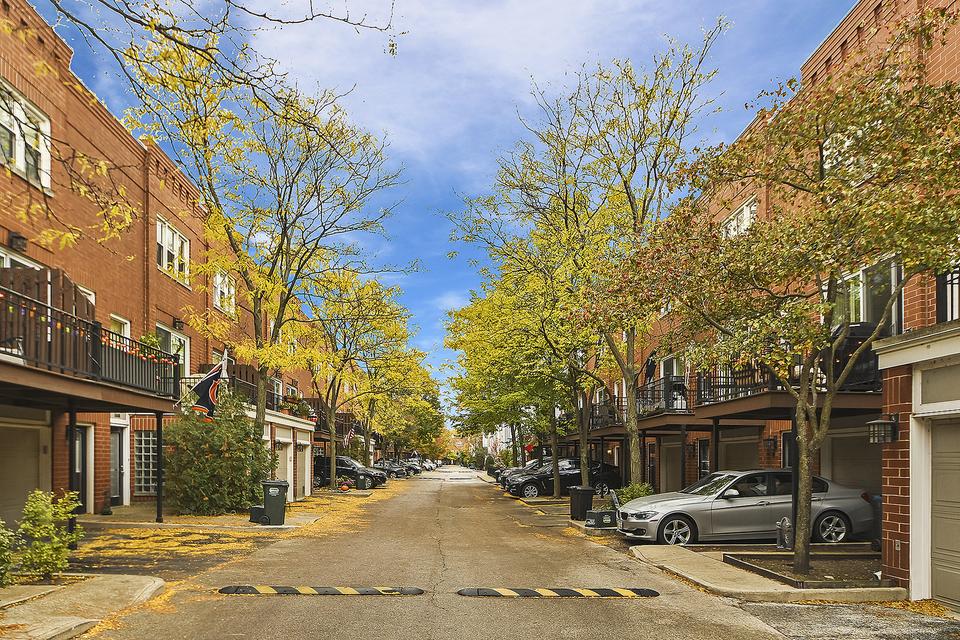  2803 N Wolcott Ave #I, Chicago, IL 60657 photo 5