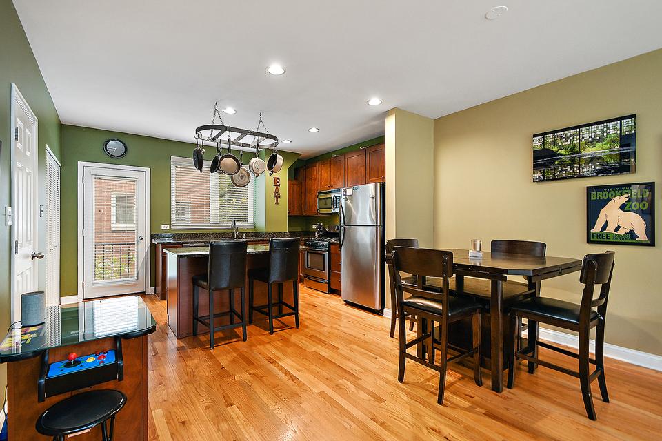  2803 N Wolcott Ave #I, Chicago, IL 60657 photo 16