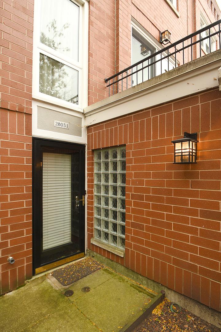  2803 N Wolcott Ave #I, Chicago, IL 60657 photo 3