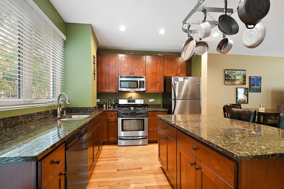  2803 N Wolcott Ave #I, Chicago, IL 60657 photo 18