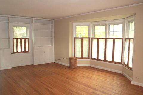 1687 Spruce Ave, Des Plaines, IL 60018 photo 2