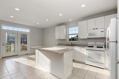 3091 Wickenden Ave, Elgin, IL 60124 photo 2