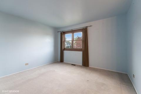 820 W Appletree Ln, Bartlett, IL 60103 photo 11