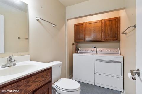 820 W Appletree Ln, Bartlett, IL 60103 photo 16
