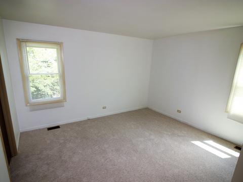 1720 Chestnut Ln, Hoffman Estates, IL 60192 photo 8