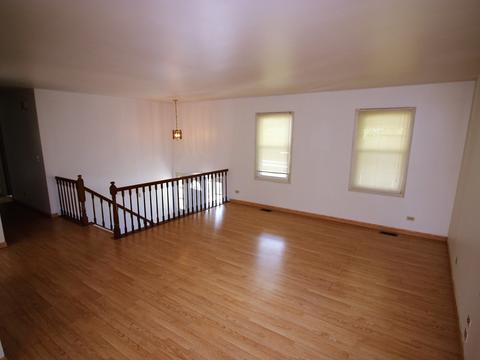 1720 Chestnut Ln, Hoffman Estates, IL 60192 photo 9