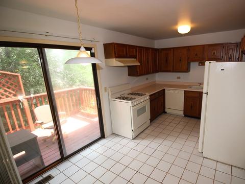 1720 Chestnut Ln, Hoffman Estates, IL 60192 photo 3