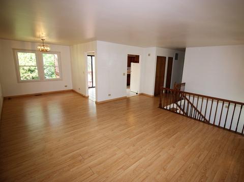 1720 Chestnut Ln, Hoffman Estates, IL 60192 photo 10