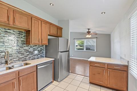 4433 Westbridge Ct, Hoffman Estates, IL 60192 photo 9