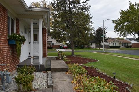 591 Audrey Ln, Wheeling, IL 60090 photo 2