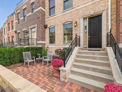 325 E Liberty Dr, Wheaton, IL 60187 photo 2