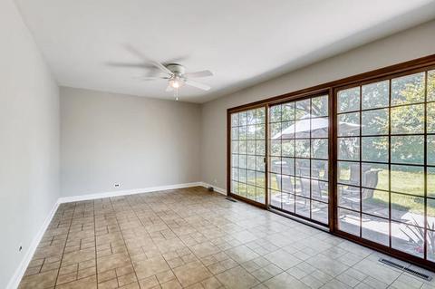 1887 Vermont St, Rolling Meadows, IL 60008 photo 4