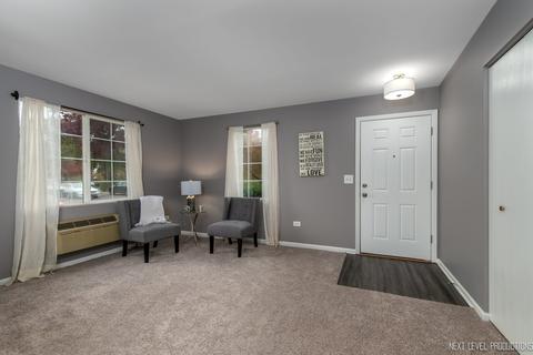 1435 Mcclure Rd, Aurora, IL 60505 photo 4