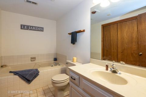 803 Surrey Ln, Algonquin, IL 60102 photo 13