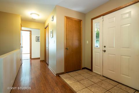 803 Surrey Ln, Algonquin, IL 60102 photo 4