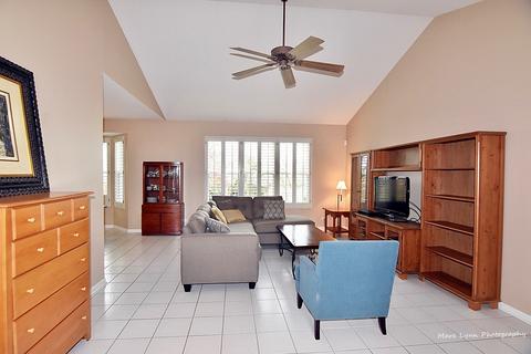 760 Red Barn Ln, Elgin, IL 60123 photo 10