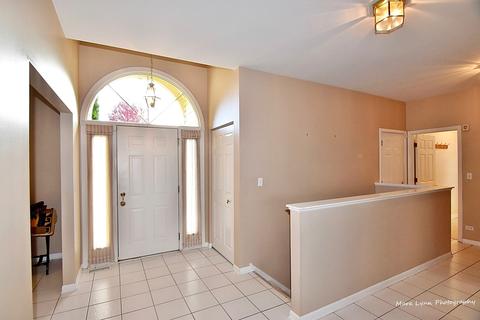 760 Red Barn Ln, Elgin, IL 60123 photo 9