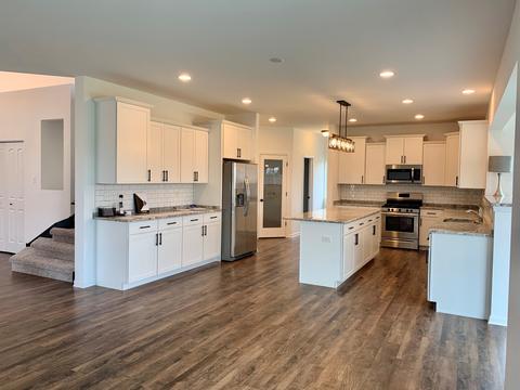 16605 Mueller Cir, Plainfield, IL 60586 photo 2