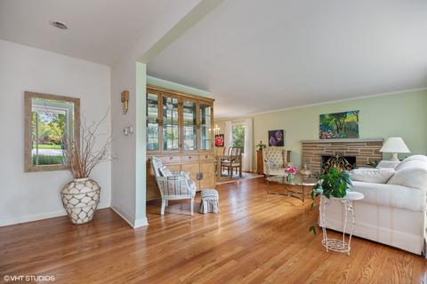 2138 Robincrest Ln, Glenview, IL 60025 photo 4