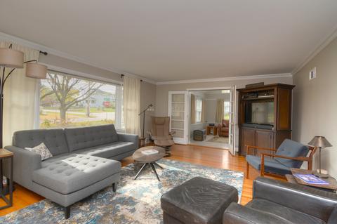 403 Evergreen St, Wheaton, IL 60187 photo 4