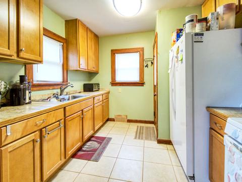 214 Channing Ct, Elgin, IL 60120 photo 8