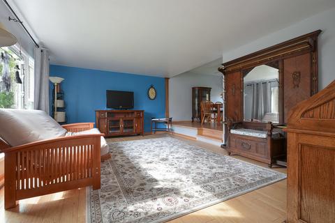 1832 E Boulder Dr, Mount Prospect, IL 60056 photo 3