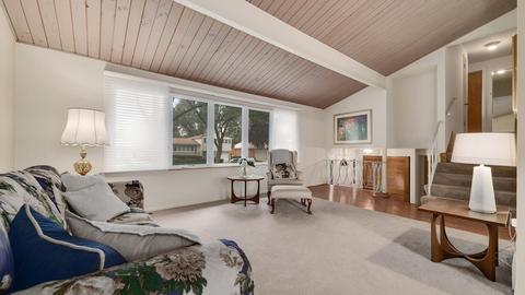 121 Windsor Dr, Des Plaines, IL 60018 photo 3
