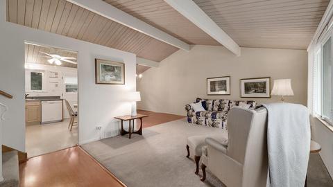 121 Windsor Dr, Des Plaines, IL 60018 photo 4