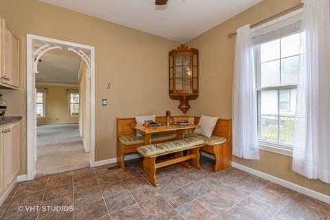 570 Addison St, Elgin, IL 60120 photo 9