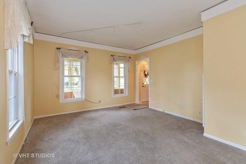 570 Addison St, Elgin, IL 60120 photo 6