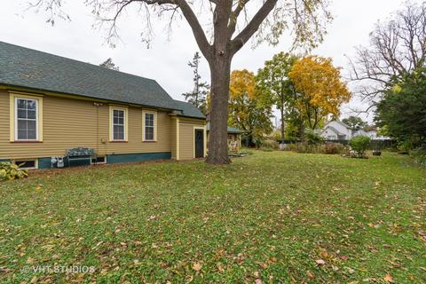 570 Addison St, Elgin, IL 60120 photo 14