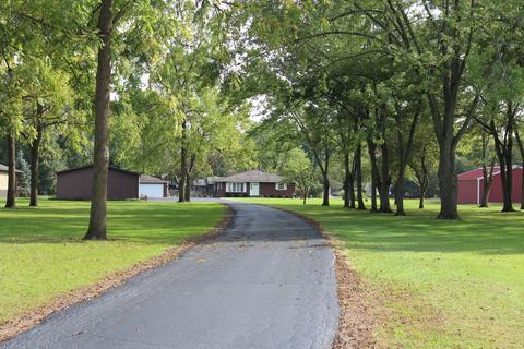 5875 E North Prairie Dr, Morris, IL 60450 photo 2