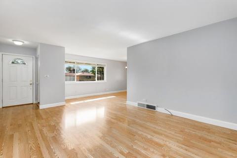 680 Jon Ln, Des Plaines, IL 60016 photo 3