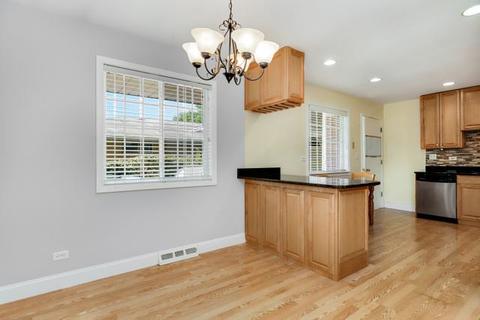 680 Jon Ln, Des Plaines, IL 60016 photo 7