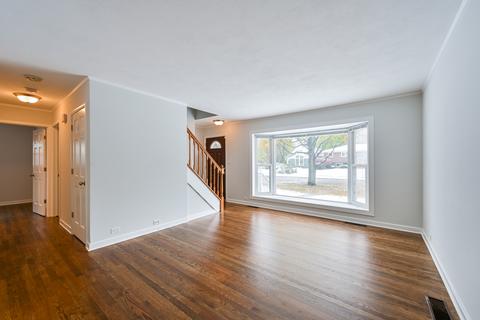 136 S Prospect St, Wheaton, IL 60187 photo 3