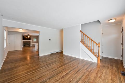 136 S Prospect St, Wheaton, IL 60187 photo 4