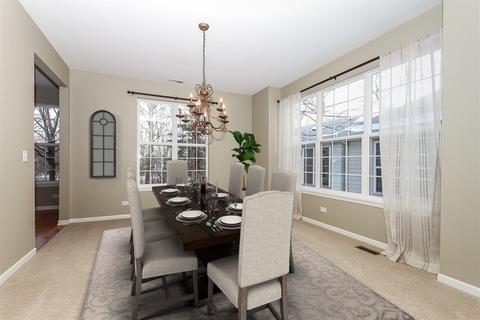 888 Forest Glen Ct, Bartlett, IL 60103 photo 6