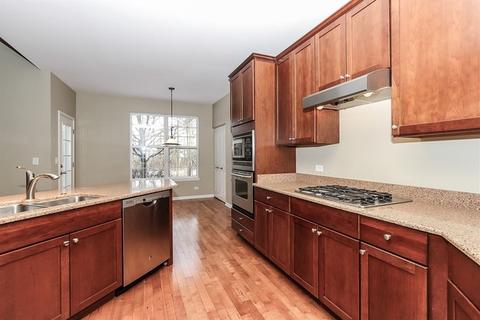 888 Forest Glen Ct, Bartlett, IL 60103 photo 8