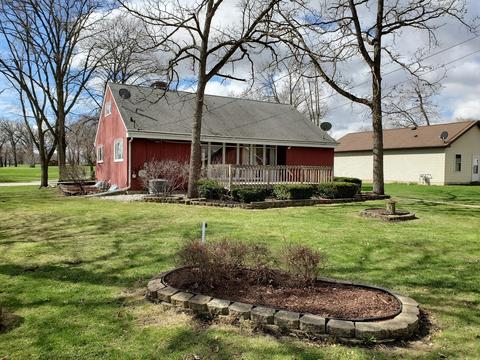 3202 Golfview Rd, Mchenry, IL 60050 photo 2