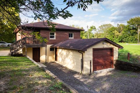 411 Singleton Pl, Joliet, IL 60436 photo 2